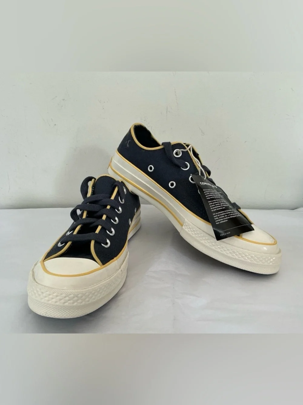 Converse Men Chuck 70 Canvas & Cotton Low Top Sneaker - Picture 10 of 11